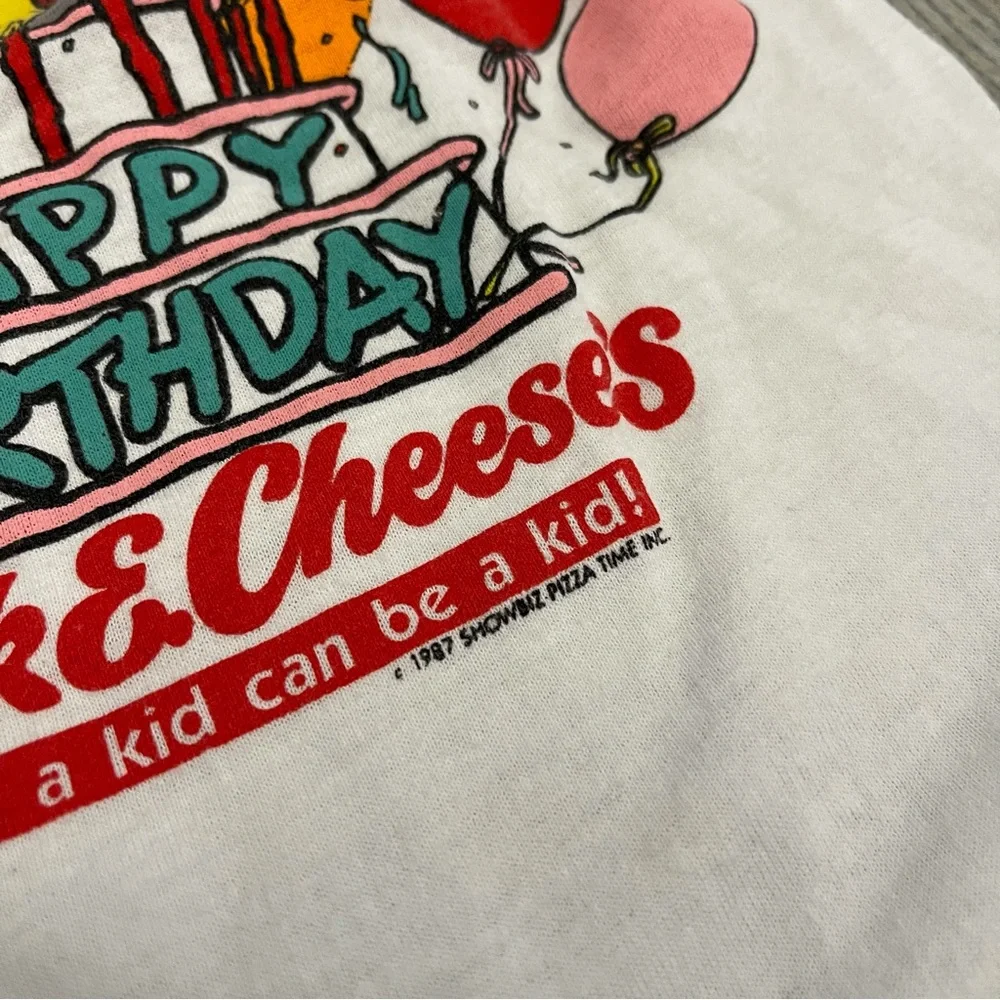 Chuck Cheese’s Happy Birthday White Single Stitch T Shirt 6-8 Youth Kids USA 80s - Picture 10 of 15